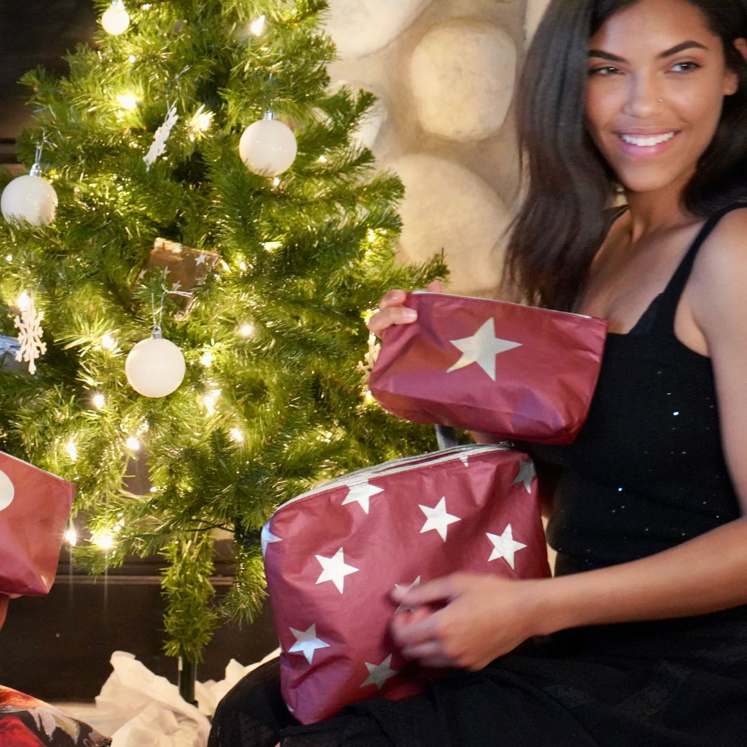 Organizational packs in Burgundy with silver stars makes for a great gift this holiday season