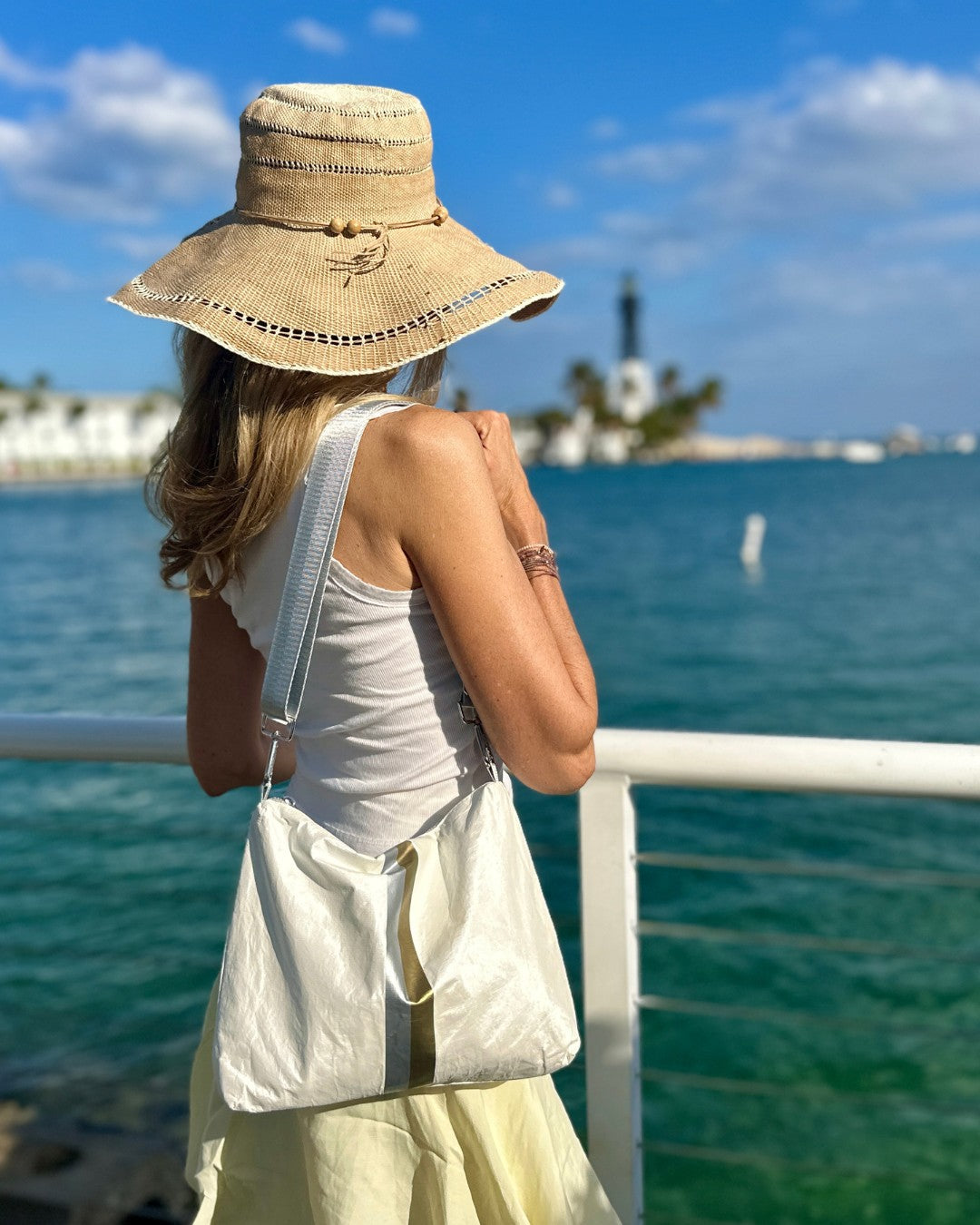 Jumbo Pouch - Big Bag Pack for Traveling in Silver with Black Star