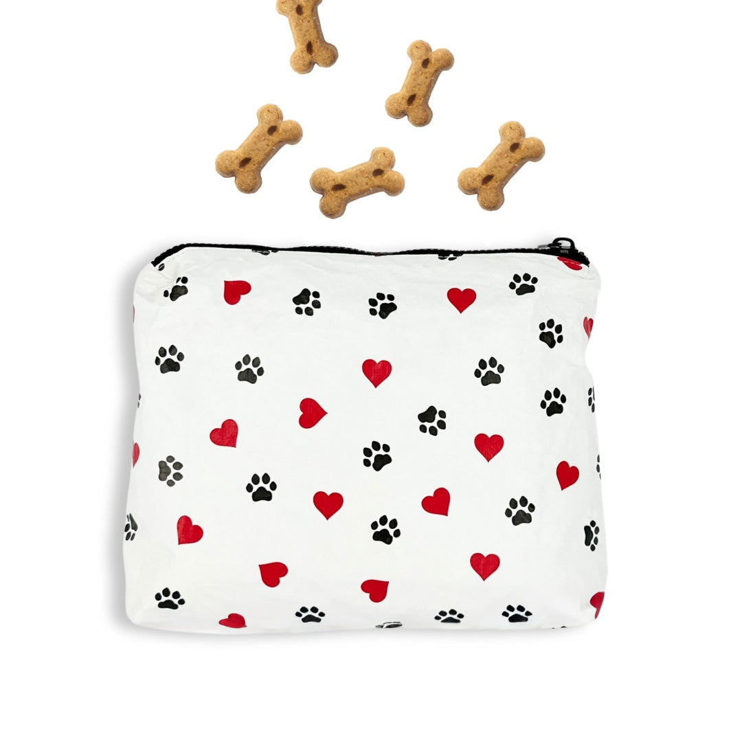 Pet friendly medium pack to hold all of the pet essentials 
