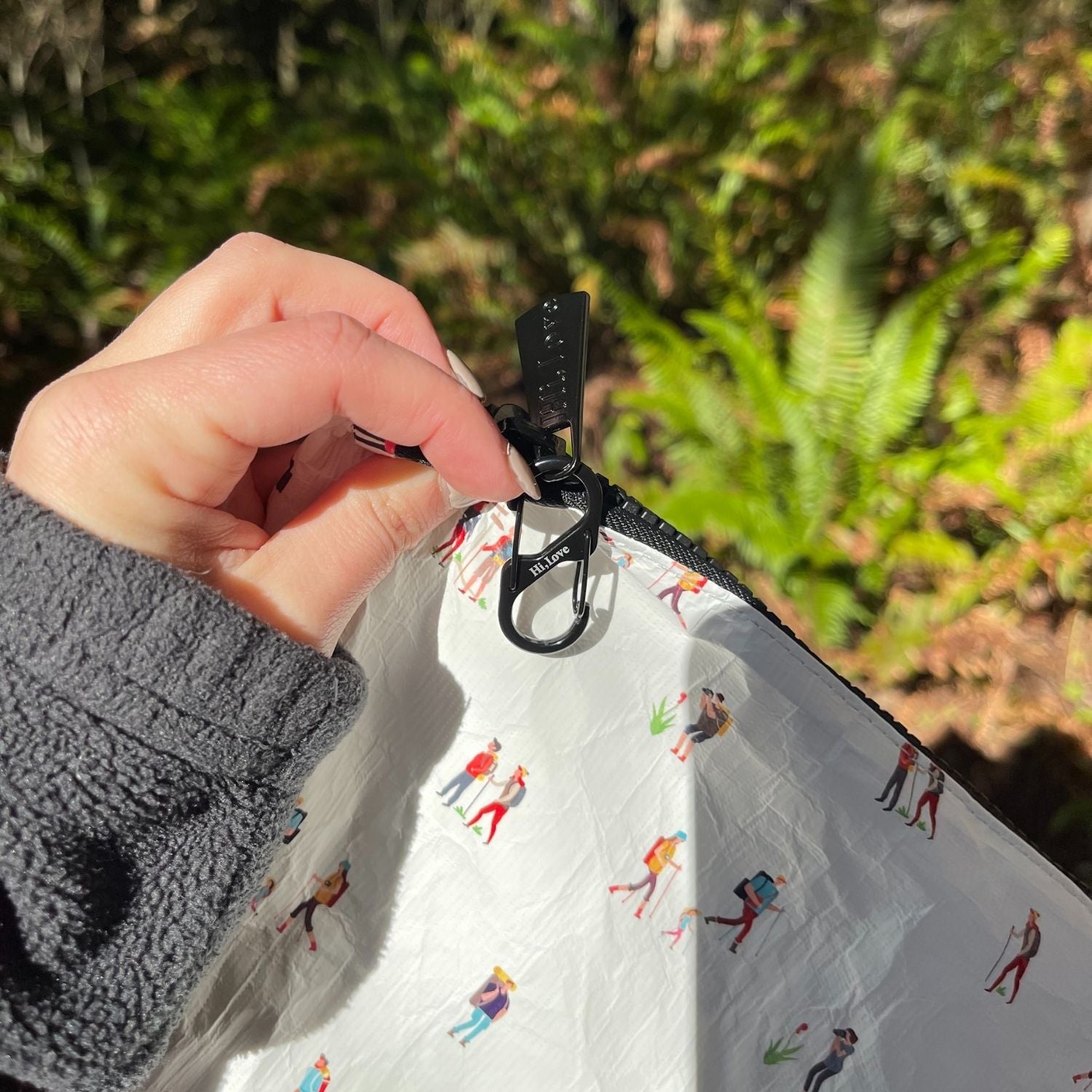 Medium Zipper Pouch - Day Hikers Pattern