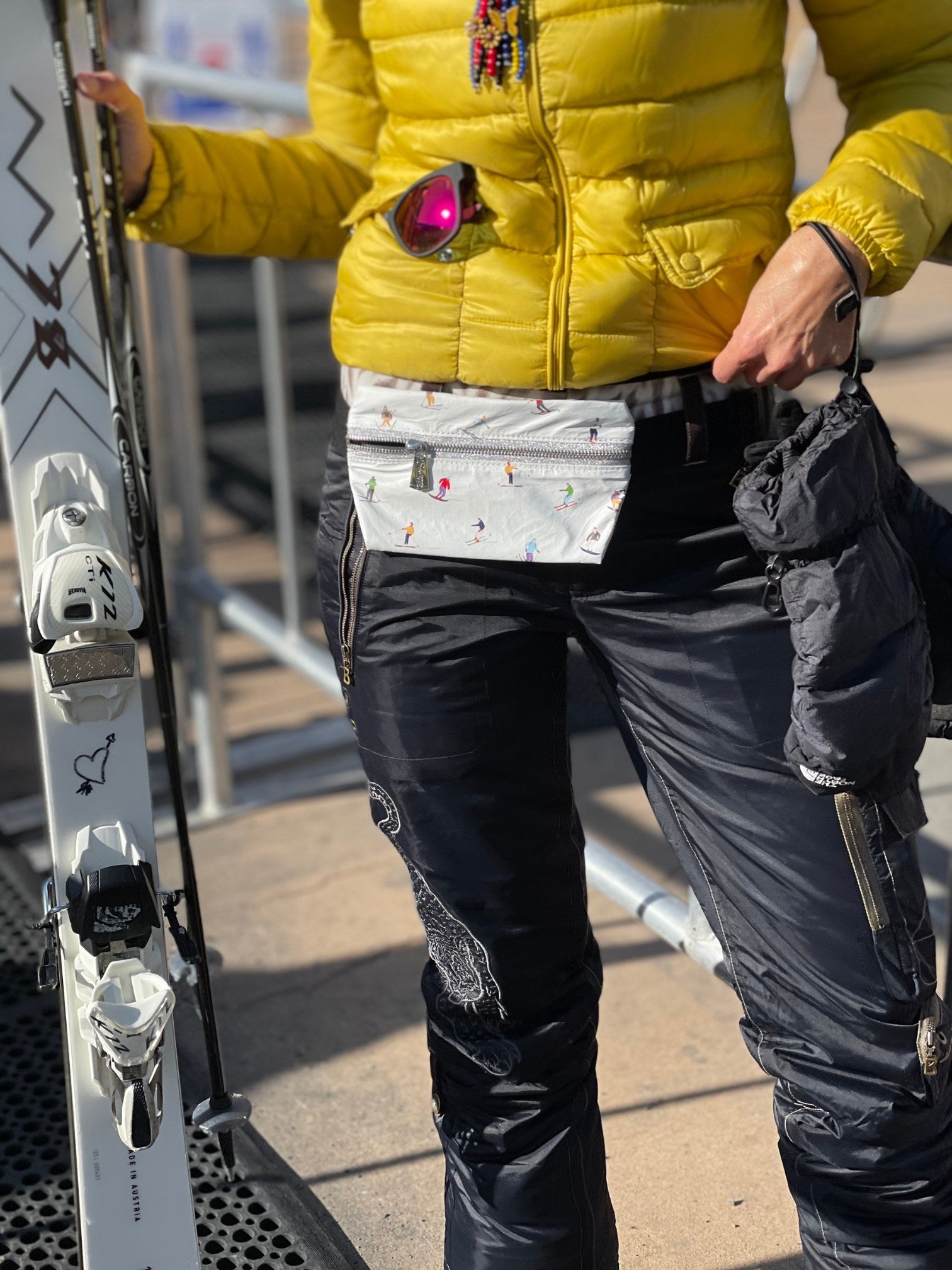 skier fanny pack worn while skiing