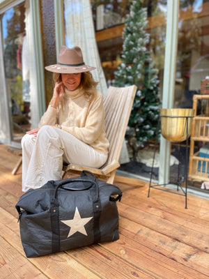 weekend tote bag in black with silver star